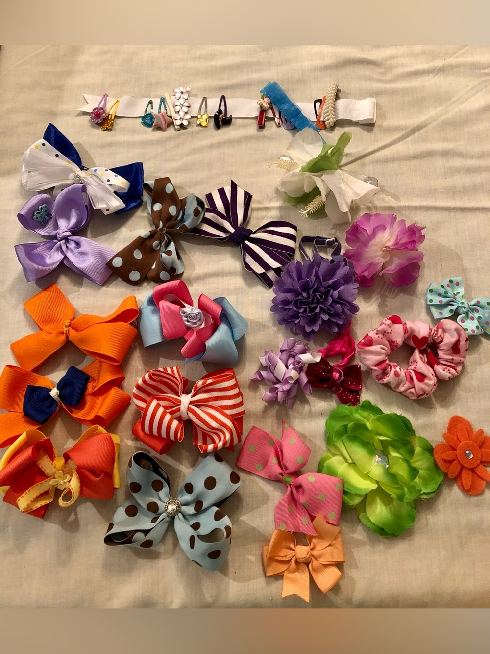 Hair bows / clips / ties lot